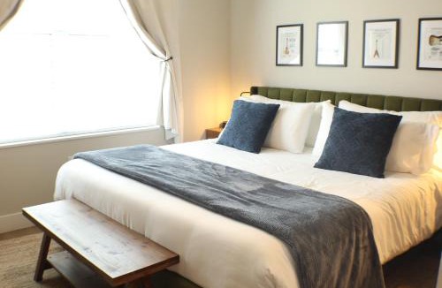 Rogers Apartment | Cozy King Bds, Sectional, Heated Pool, Bike Lift