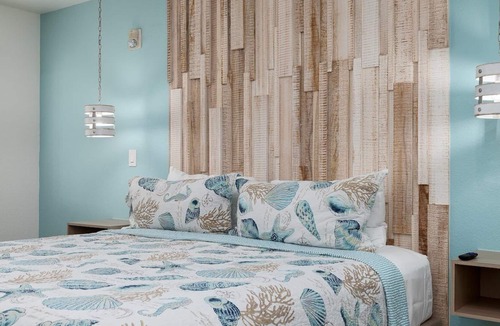 Flour Bluff Hotel | Cozy King Bed Room- Steps from Laguna Madre Waters #1