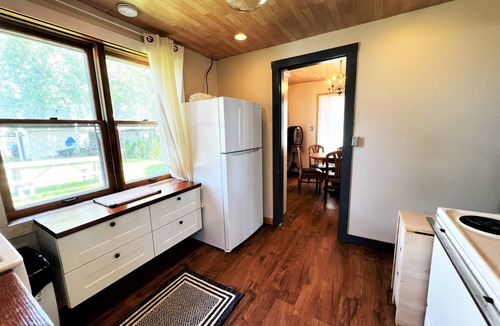Kingsville Cottage | Cozy Kingsville Cottage w/Private Beach! Pet-Friendly!