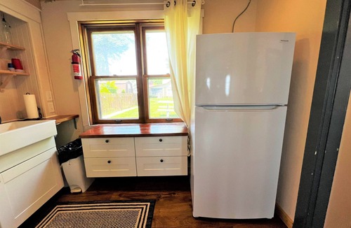 Kingsville Cottage | Cozy Kingsville Cottage w/Private Beach! Pet-Friendly!