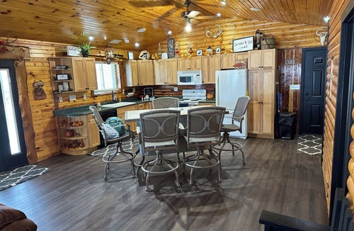 Butler County Cabin | Cozy lake cabin along the Platte River.