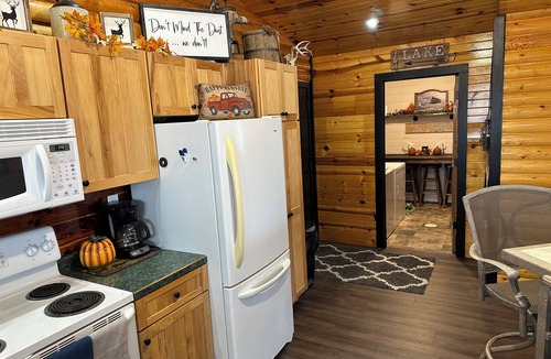 Butler County Cabin | Cozy lake cabin along the Platte River.