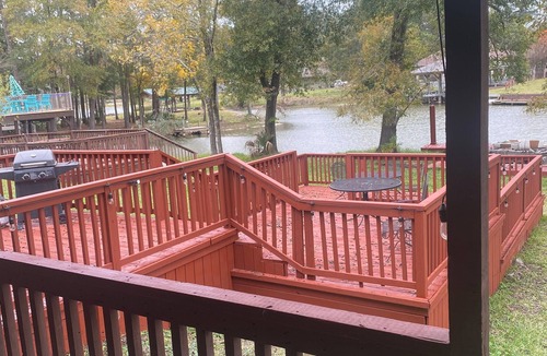 Huntsville Cabin | Cozy lake cabin on gated community with pool lake access security gate.