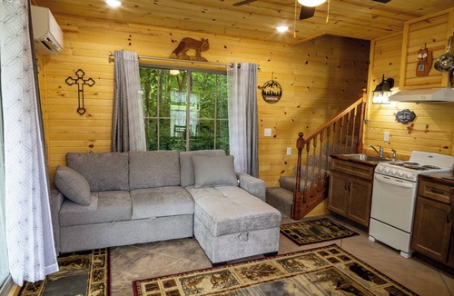 Columbia Cabin | Cozy Lake Cabin w/Fire Pit & Trails