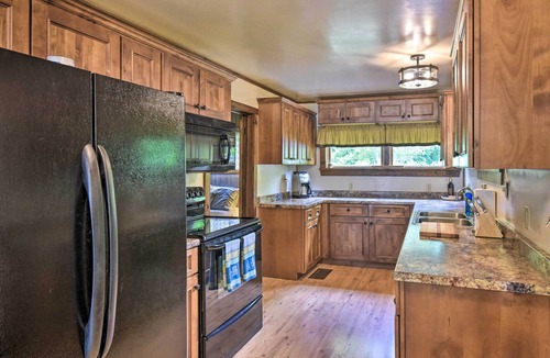 Bridport Cottage | Cozy Lake Champlain Cottage w/Beautiful View