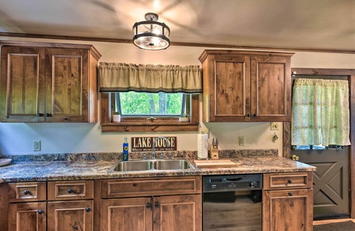 Bridport Cottage | Cozy Lake Champlain Cottage w/Beautiful View