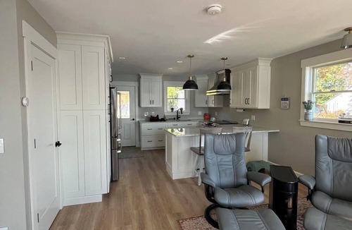 Lincoln Cottage | Cozy Lake Cottage on Coldstream
