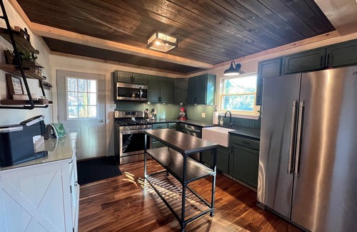 Piseco Cottage | Cozy Lake Cottage sleeps 8