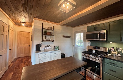 Piseco Cottage | Cozy Lake Cottage sleeps 8