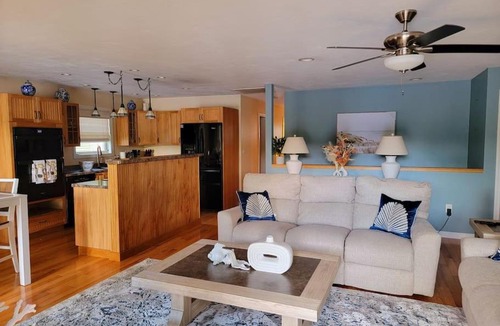 Charlton Apartment | Cozy Lake Cottage