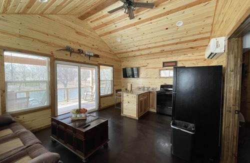 Grove Cabin | Cozy lake front Cabin that's perfect for two!