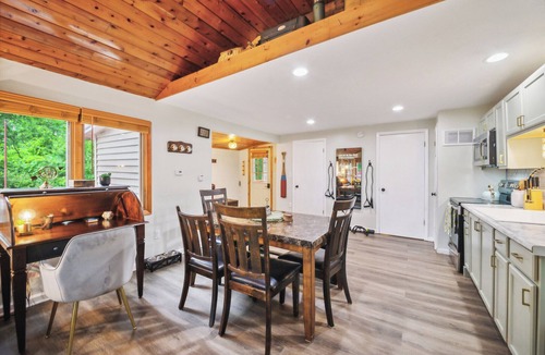 Baldwin Cottage | Cozy lake front cottage in Baldwin, MI with hot tub!