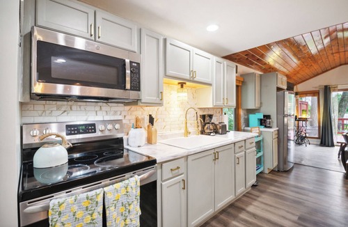 Baldwin Cottage | Cozy lake front cottage in Baldwin, MI with hot tub!