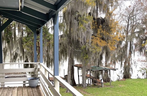 Votaw Cottage | Cozy Lake Front, Quiet, Relaxing, Beautiful View that feels like home