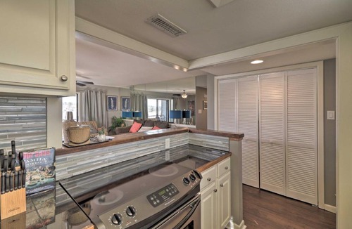 Lake Hamilton Apartment | Cozy Lake Hamilton Condo with Balcony and Pool Access!