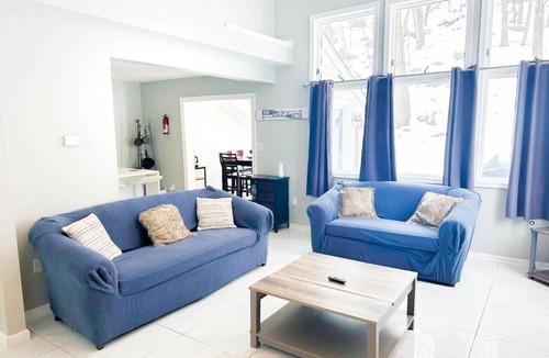 Lake Harmony House | Cozy Lake Harmony Basecamp Sleeps 12!
