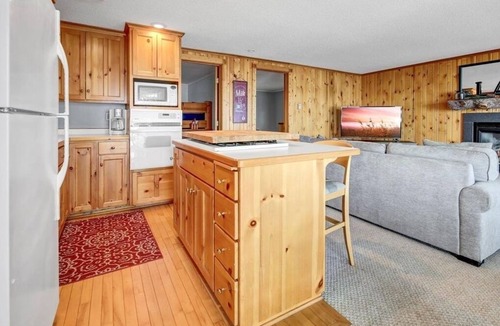 Hillman House | Cozy lake home, fishing and recreational land for all your favorite activities!