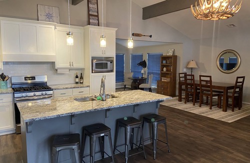 Wagoner House | Cozy lake home with fire pit at Fort Gibson Lake!