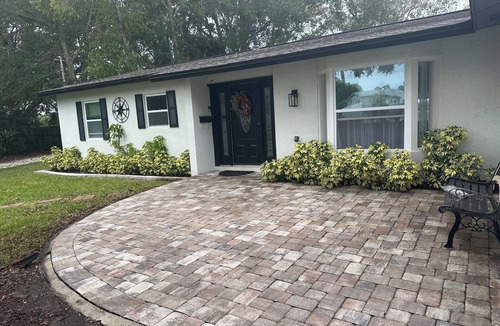 Deltona Lakes House | Cozy Lake house & fire pit!