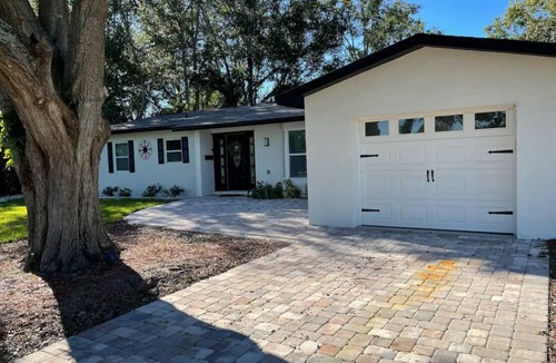 Deltona Lakes House | Cozy Lake house & fire pit!