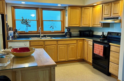 Cicero House | Cozy Lake House on Oneida with Waterfront Access