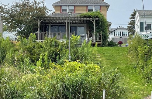 Cicero House | Cozy Lake House on Oneida with Waterfront Access