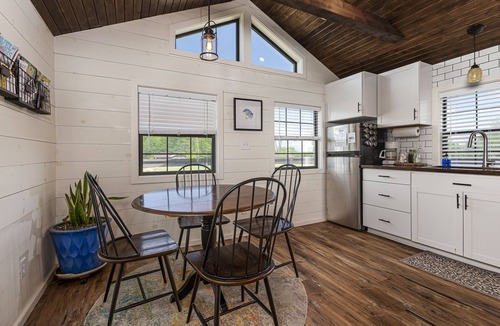 Marion Cabin | Cozy Lake of Egypt Cabin & Pond