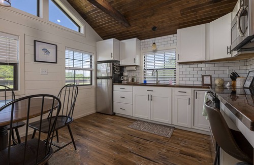Marion Cabin | Cozy Lake of Egypt Cabin & Pond