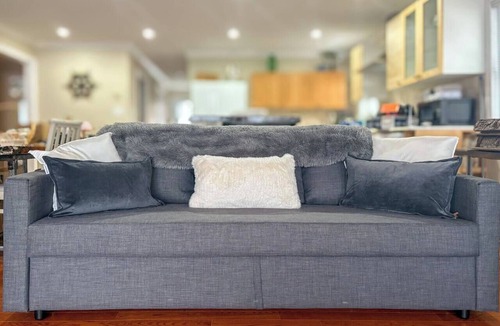 Innisfil House | Cozy Lake Simcoe Waterfront Escape for 10