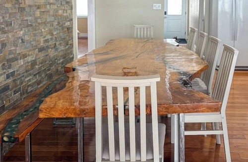 Innisfil House | Cozy Lake Simcoe Waterfront Escape for 10