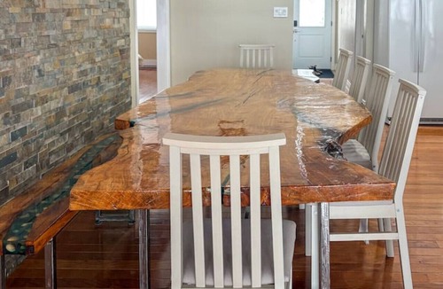 Innisfil House | Cozy Lake Simcoe Waterfront Escape for 10