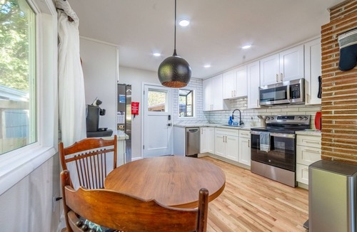 West Lake Stevens House | Cozy Lake Stevens Cottage