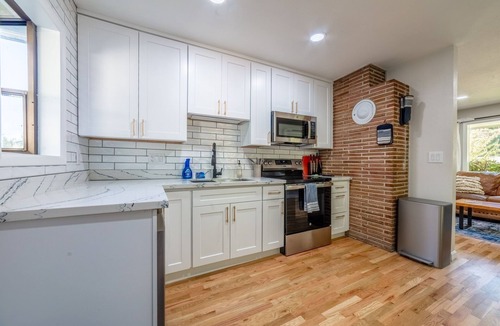 West Lake Stevens House | Cozy Lake Stevens Cottage