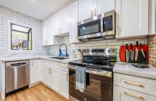 West Lake Stevens House | Cozy Lake Stevens Cottage