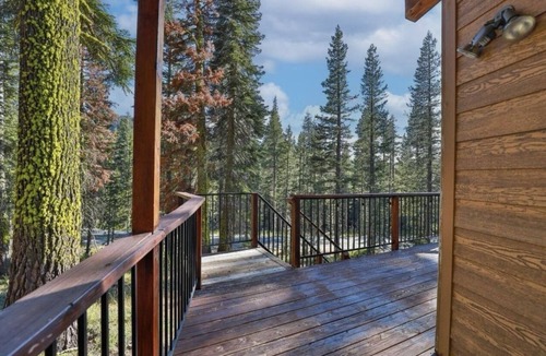 Echo Lake Cabin | Cozy Lake Tahoe Cabin - Ultimate Ski & Summer House