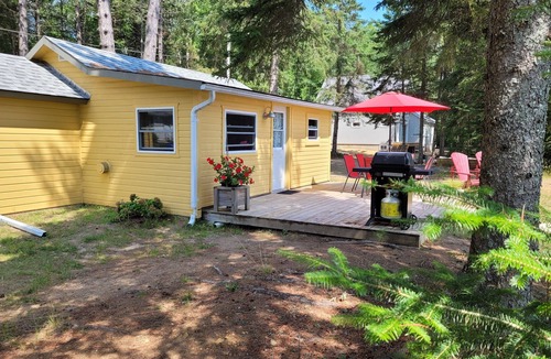 Lake St. Peter Cottage | Cozy lakefront cottage near Algonquin with a private dock.