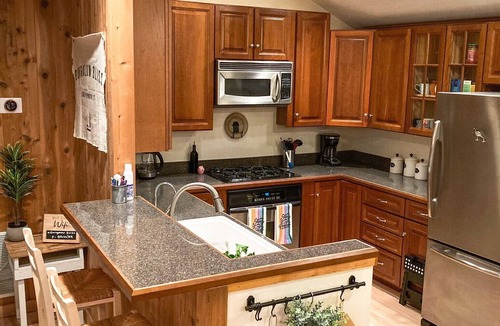 Plymouth House | Cozy Lakefront Bungalow w firepit/dock/kayaks