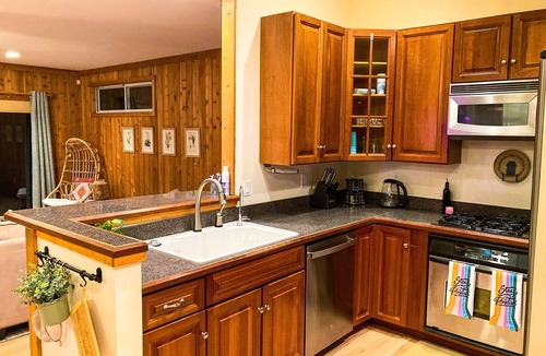 Plymouth House | Cozy Lakefront Bungalow w firepit/dock/kayaks