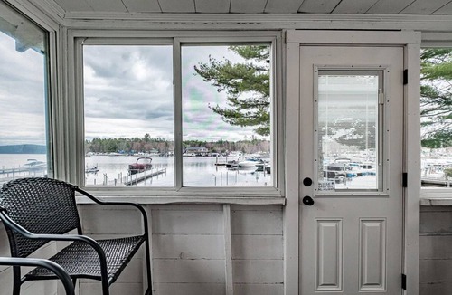 Naples Cabin | Cozy Lakefront Cabin with Beach & AC