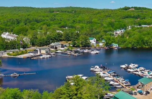 Naples Cabin | Cozy Lakefront Cabin with Beach & AC
