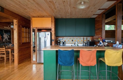 Lake of Bays Cabin | Cozy Lakefront Cottage | Firepit, Dock & Lake Access