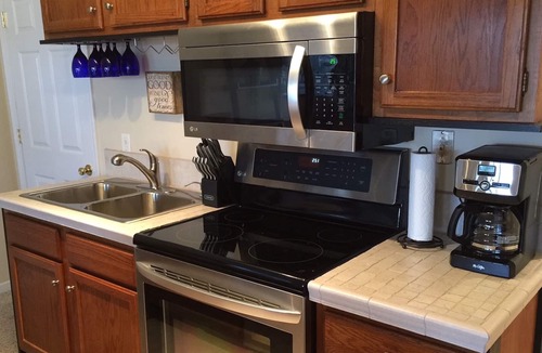 Village of Four Seasons Condo | Cozy Lakefront Condo for a Couples Getaway