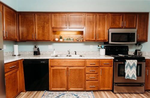 North Shore Condo | Cozy Lakefront Condo with Kayaks at Bernard's Landing on Smith Mountain Lake