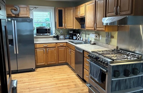 Homer Cottage | Cozy Lakefront Cottage w/Kayaks, Firepit, Views & Firepit!