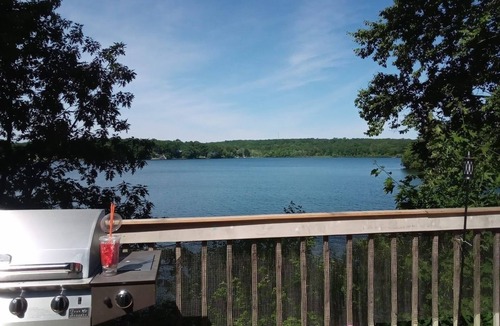 Montville Cabin | Cozy Lakefront Cottage