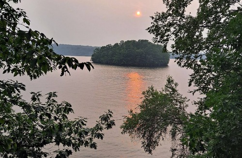 Montville Cabin | Cozy Lakefront Cottage