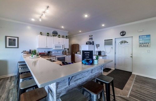 Delton Cottage | Cozy lakefront cottage.