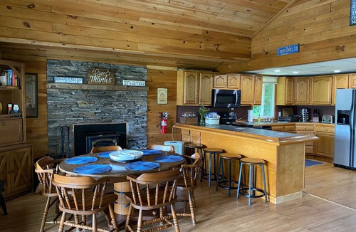 Union Dale Cottage | Cozy Lakefront Getaway