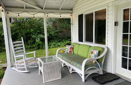 Union Dale Cottage | Cozy Lakefront Getaway