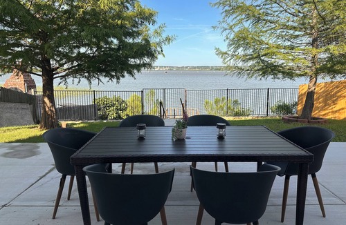 Grand Prairie House | Cozy Lakefront Home with Private Dock, Grill, & Stunning Views– Near AT&T